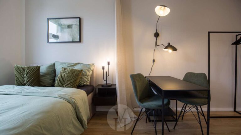 Schlafen/Essen/Arbeiten