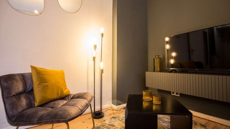 kombiniertes Wohn-/Schlafzimmer