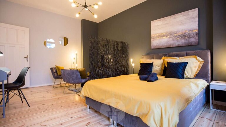kombiniertes Wohn-/Schlafzimmer