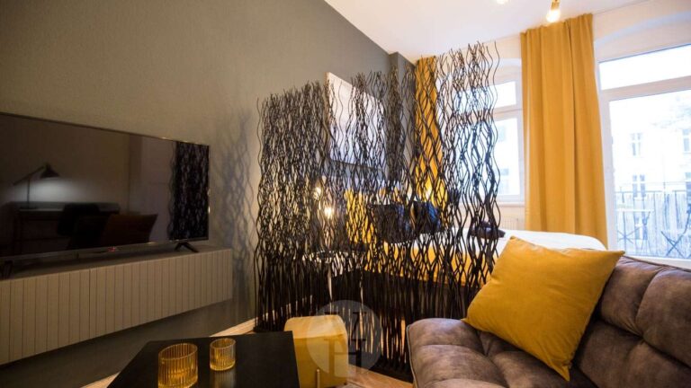 kombiniertes Wohn-/Schlafzimmer