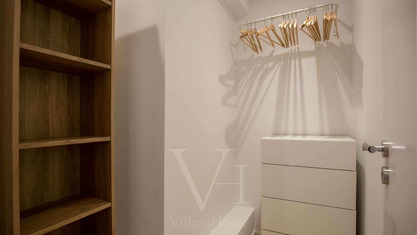 Kleiderschrank